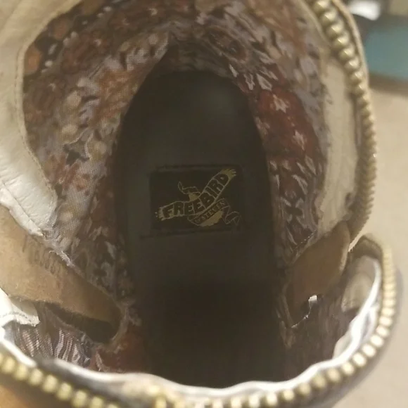 Shoes - Picture 7 of 7